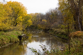 A view of the Baraboo River from the trail 
